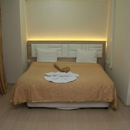 Imperial Tower Hotel Ван Екстериор снимка